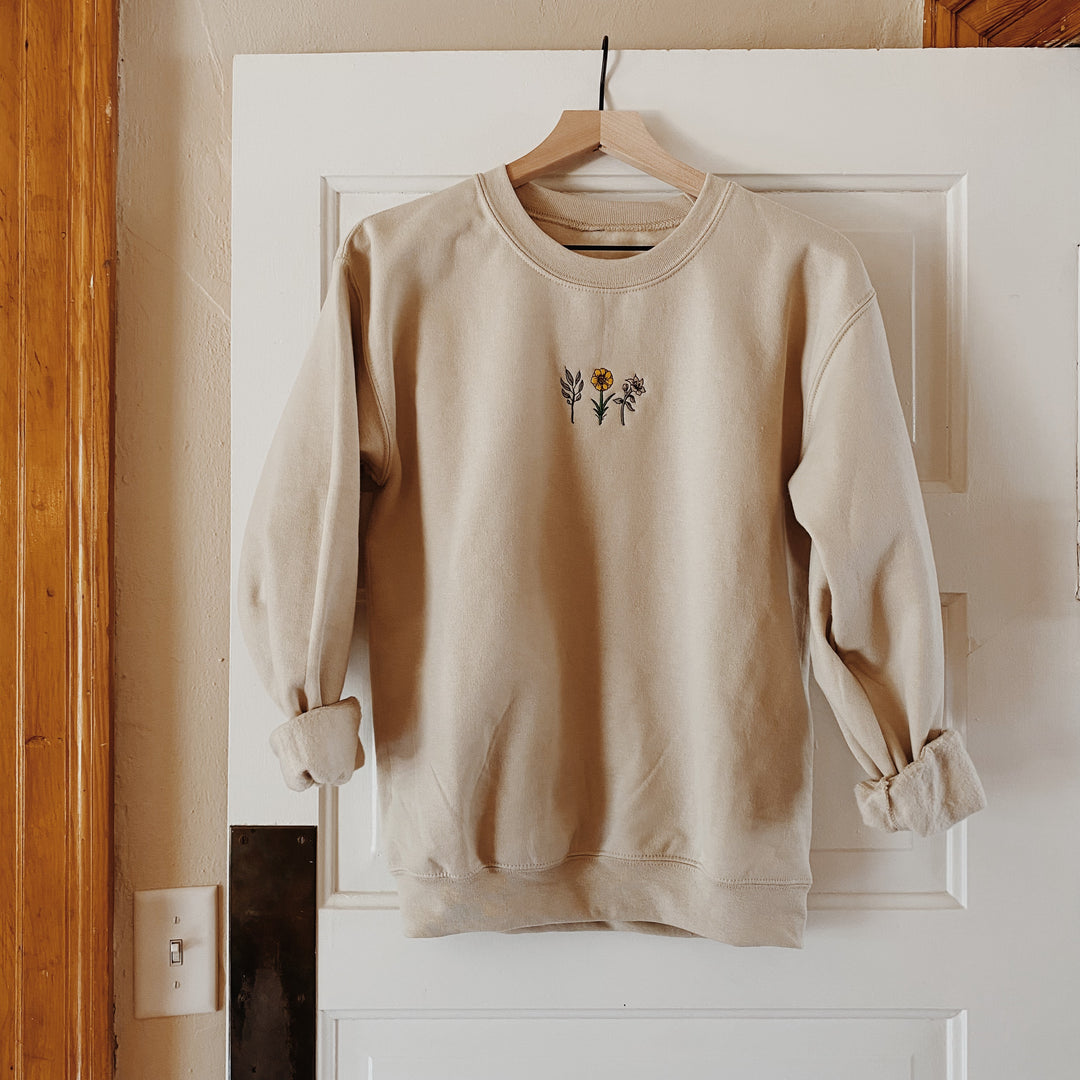 Collection - Tees | Jezu Ufam Tobie - Saint Faustina Tee | January Jane Shop Collection Image | januaryjaneshop.com